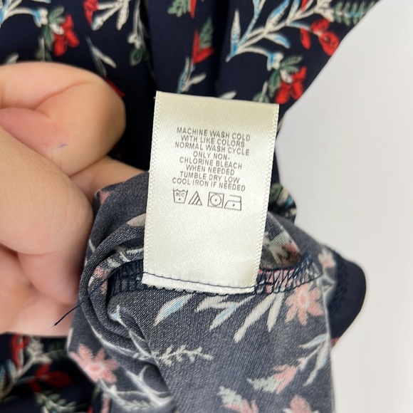 BEACON short sleeve blouse peel a boo shoulders floral navy and red L - Picture 8 of 8